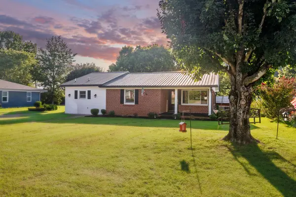 33 Horseshoe Bend Ln, Elmwood, TN 38560
