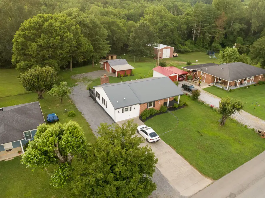 33 Horseshoe Bend Ln, Elmwood, TN 38560 - #3