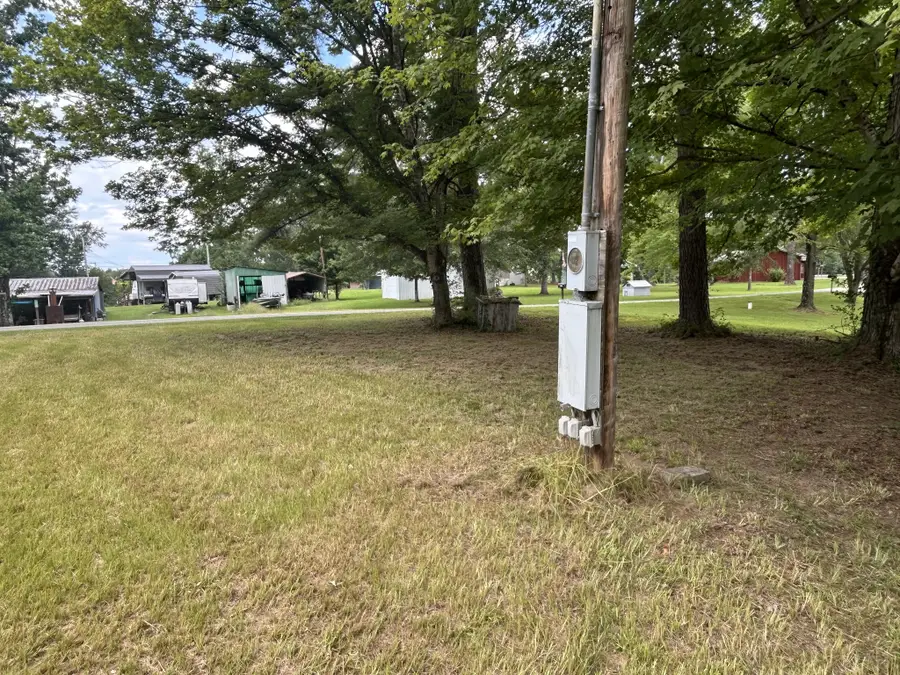 4346 Deer Creek Rd, Linden, TN 37096 - #3