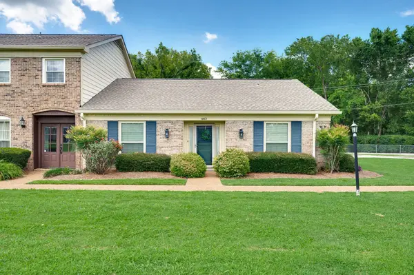 1062 Todd Preis Dr, Nashville, TN 37221
