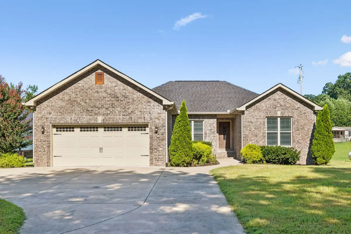 525 Bob Perry Rd, Bethpage, TN 37022 - #1