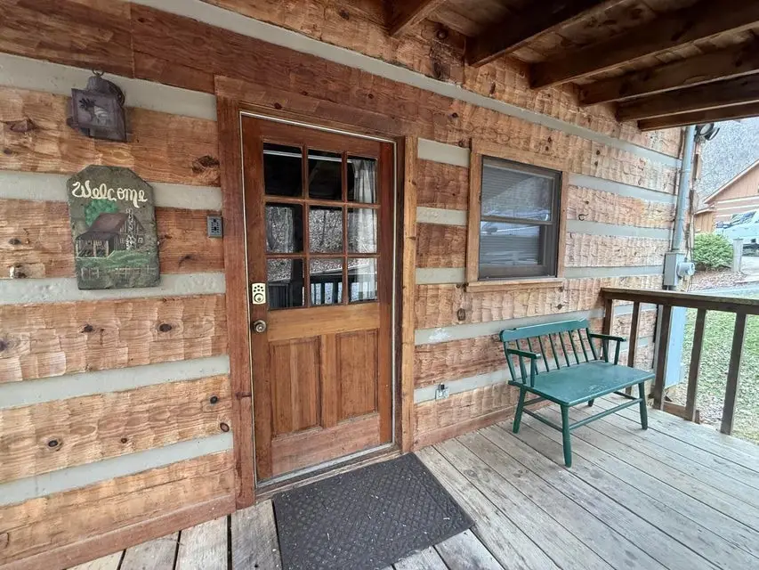 2580 Black Bear Ln, Sevierville, TN 37876 - #2