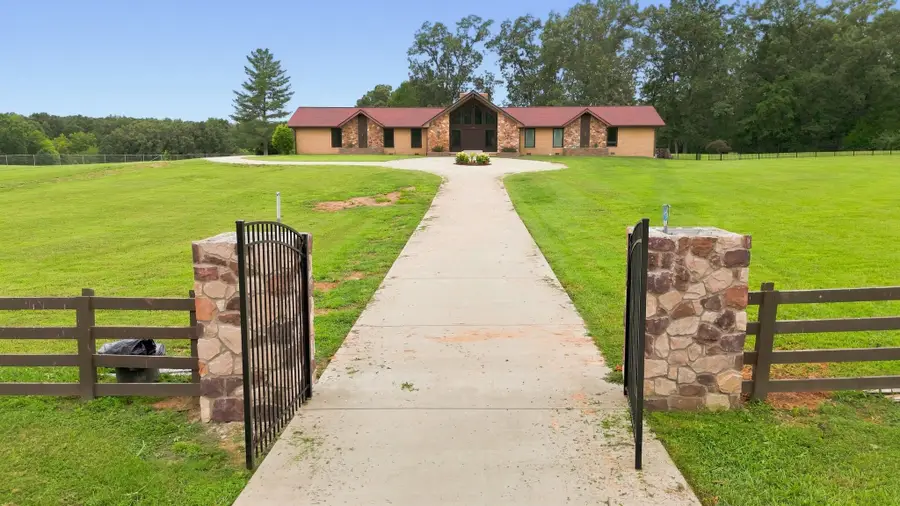5350 Ashland City Rd, Clarksville, TN 37043 - #2