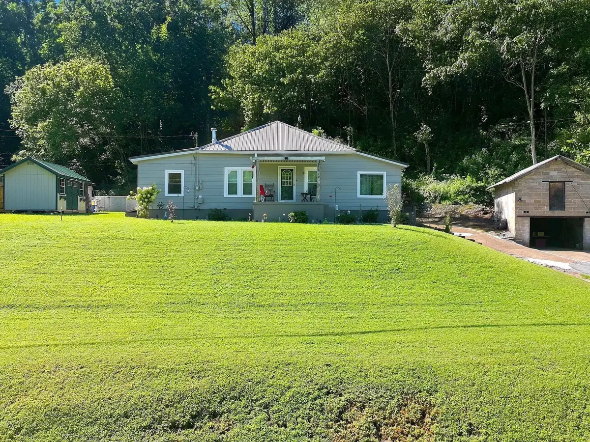 8565 Lawrenceburg Hwy, Mount Pleasant, TN 38474 - #1