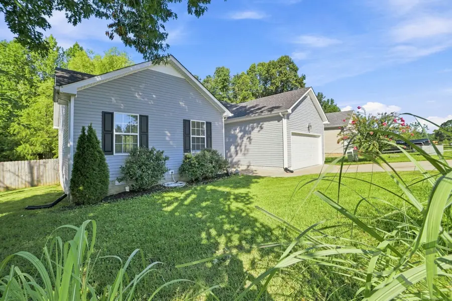 1672 Parkside Dr, Clarksville, TN 37042 - #2