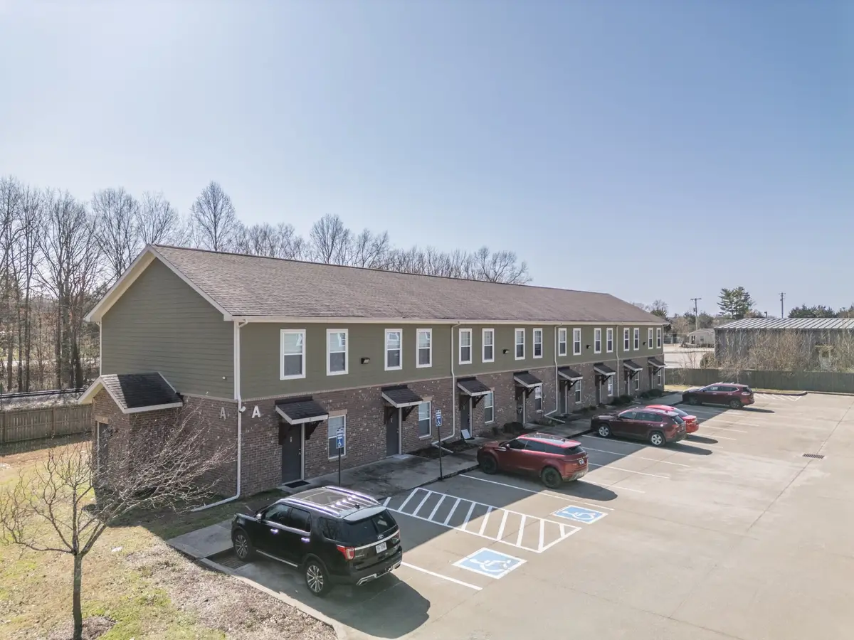 156 Silver St, Tullahoma, TN 37388 - #1