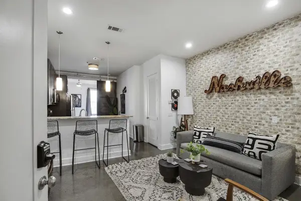 210 30th Ave N #202, Nashville, TN 37203