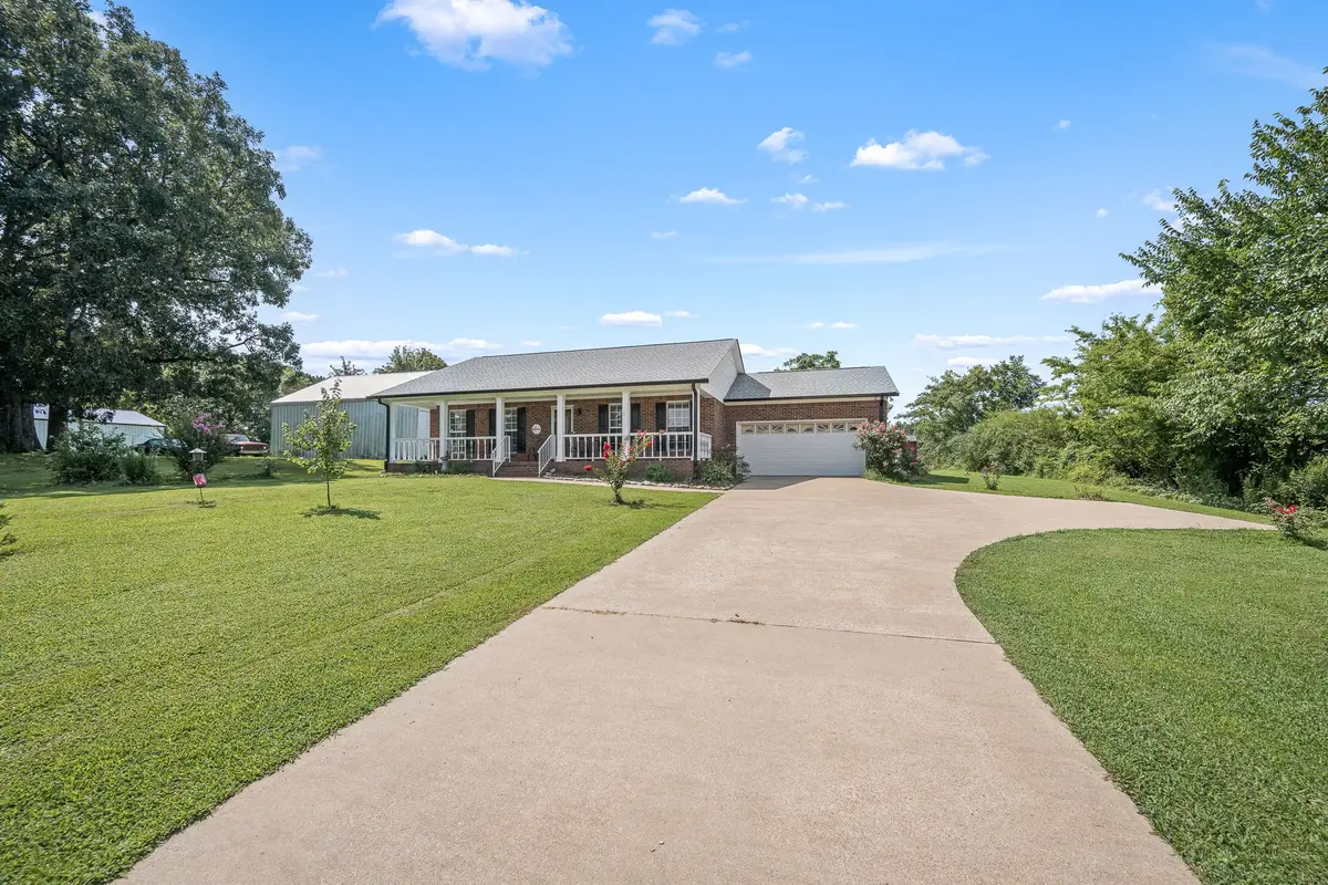 528 W Point Rd, Lawrenceburg, TN 38464 - #1