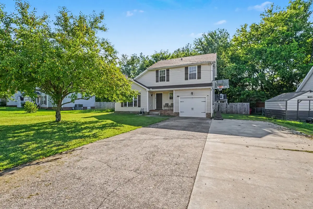 1040 Roedeer Dr, Clarksville, TN 37042 - #1