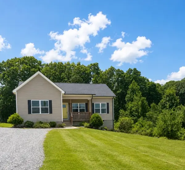 1162 Oak Grove Rd, Dickson, TN 37055