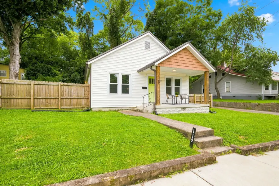 119 Poplar St, Dickson, TN 37055 - #2