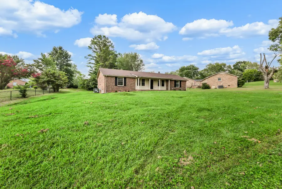803 Laurel Dr, Clarksville, TN 37043 - #3