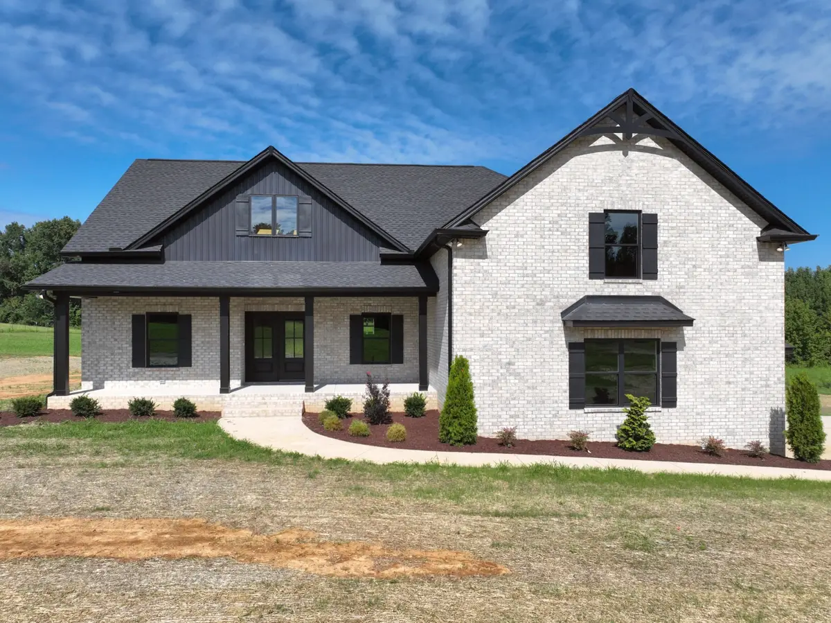 557 Fairfield Rd, Westmoreland, TN 37186 - #1