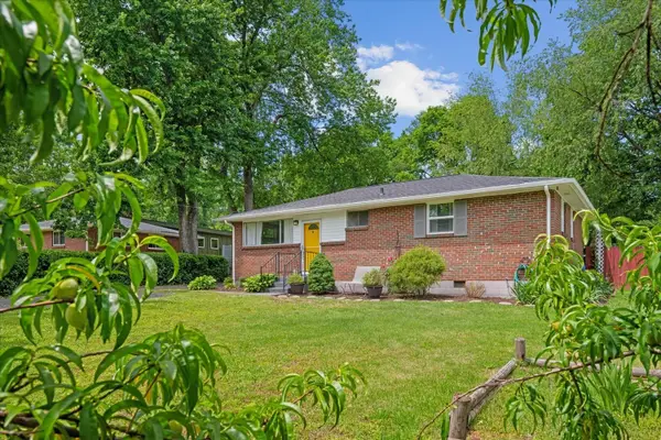 2920 Twin Lawn Dr, Nashville, TN 37214