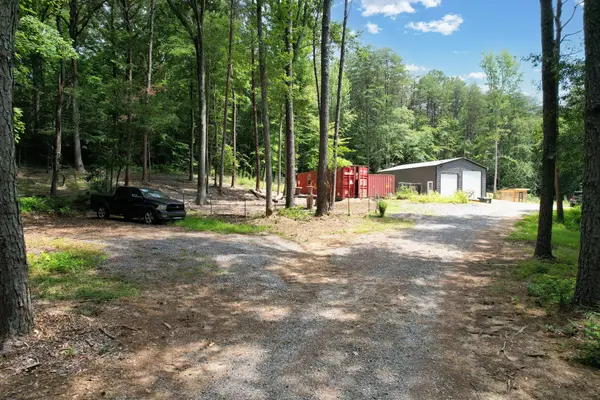 686 Welcome Valley Road, Benton, TN 37307
