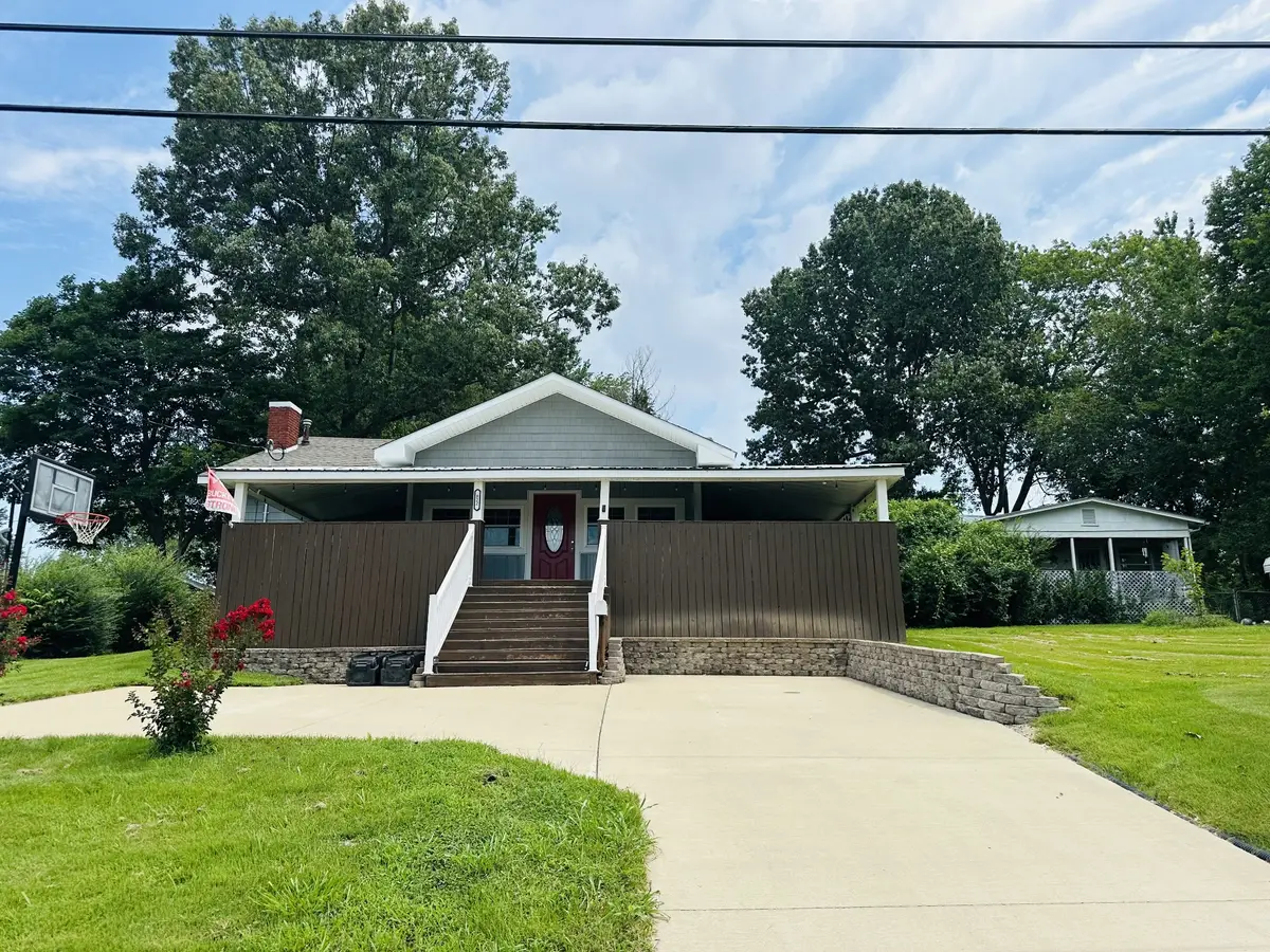 822 N 4th St, Central City, KY 42330 - #1