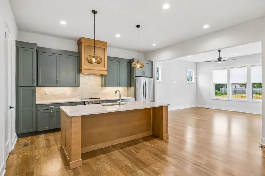 1726 Knowles St, Nashville, TN 37208 - #3