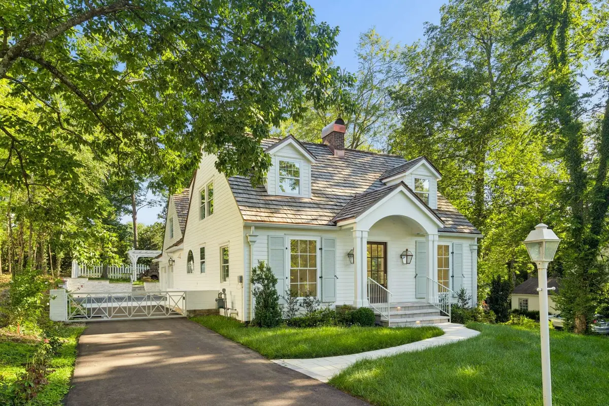 4401 Iroquois Ave, Nashville, TN 37205 - #1