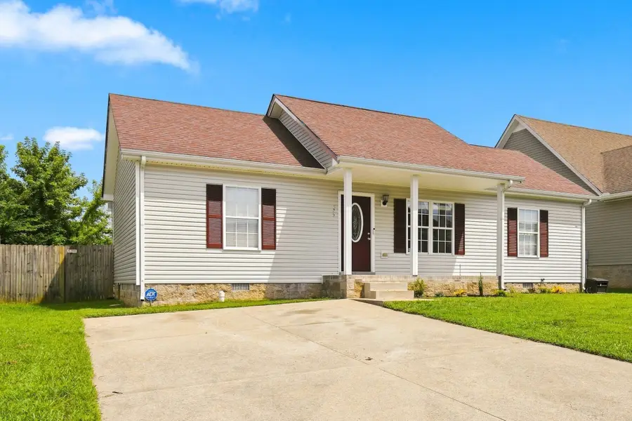 525 Fox Trot Dr, Clarksville, TN 37042 - #2
