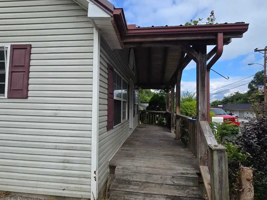 515 E Race St, Kingston, TN 37763 - #2