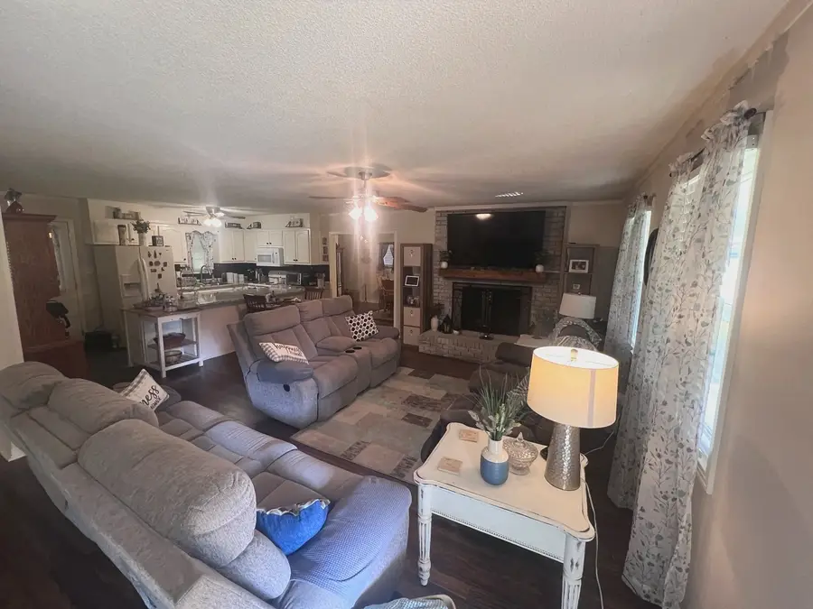 242 Graham Dr, Linden, TN 37096 - #2