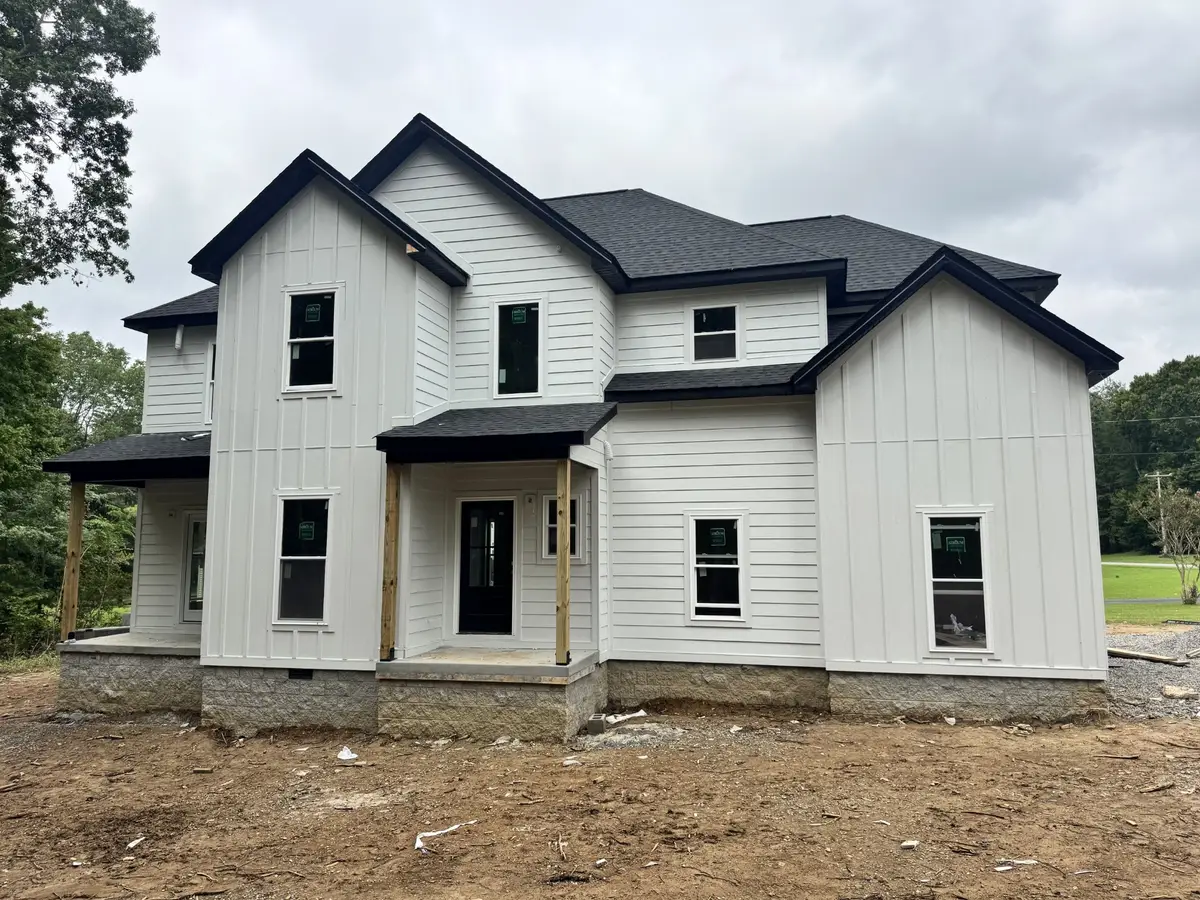 105 Contrary Rd, Burns, TN 37029 - #1