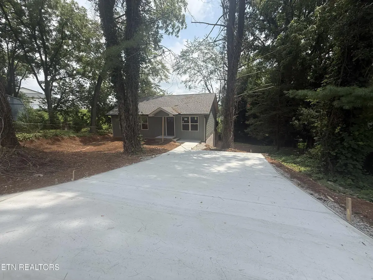 119 E Wadsworth Circle, Oak Ridge, TN 37830 - #1