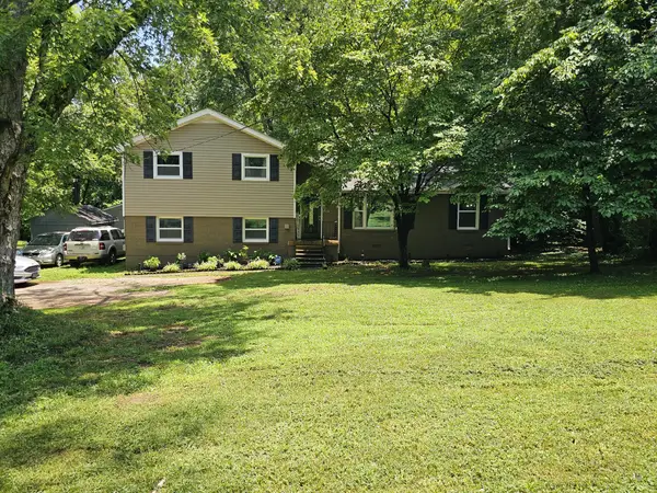 1215 Parkview Ter, Murfreesboro, TN 37130