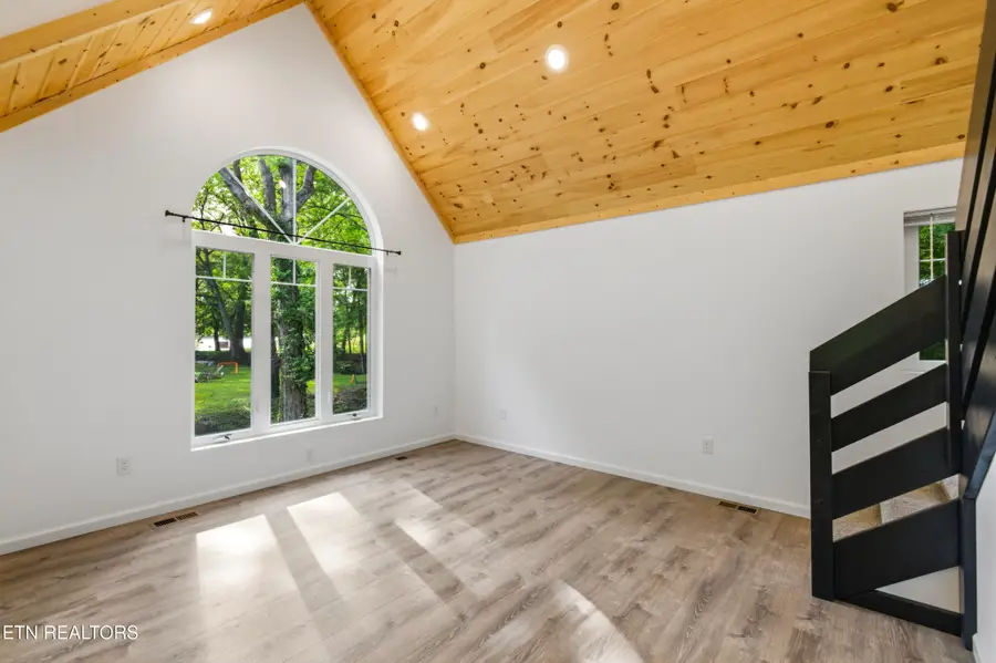 514 Church St, Vonore, TN 37885 - #2