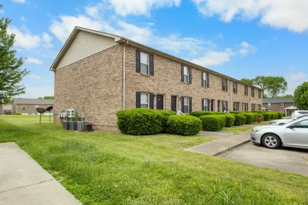 2450 Caroline Dr, Clarksville, TN 37042