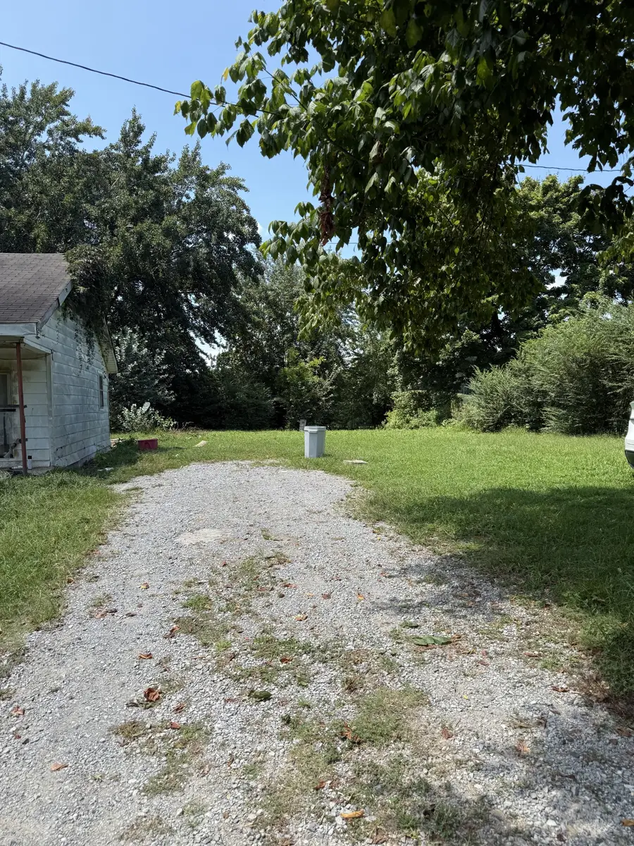 1025 Old Bear Creek Rd, Vanleer, TN 37181 - #2