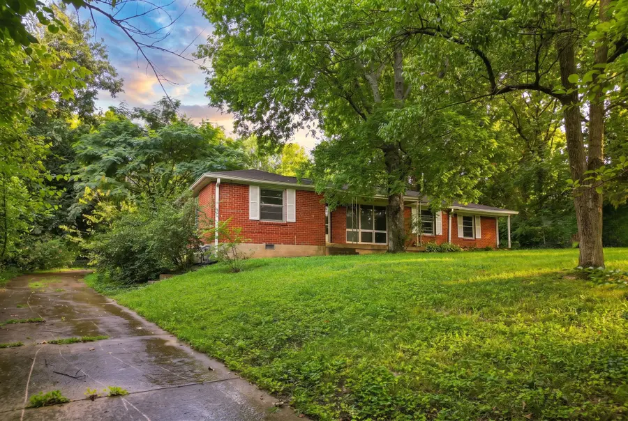 141 Hillcrest Dr, Madison, TN 37115 - #2