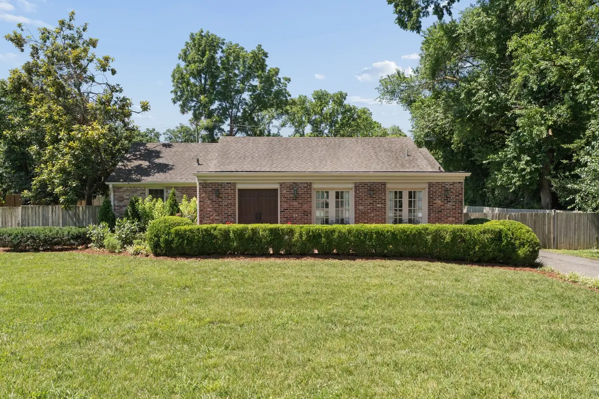 105 Brookfield Ave, Nashville, TN 37205 - #1