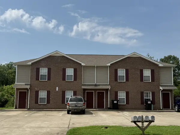 808 Oak Arbor Ct, Clarksville, TN 37040