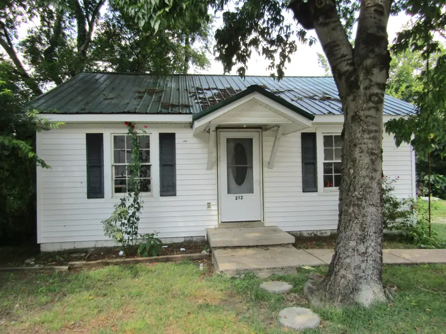 212 Adams St, Lewisburg, TN 37091 - #3