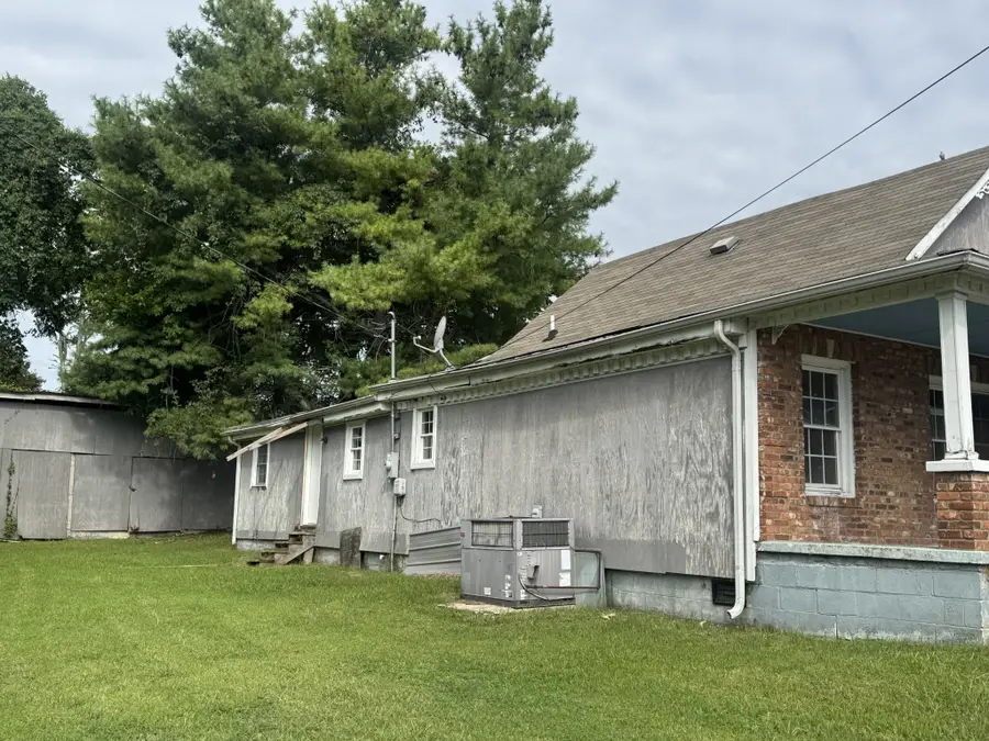 210 S Foster Ave, Gallatin, TN 37066 - #3