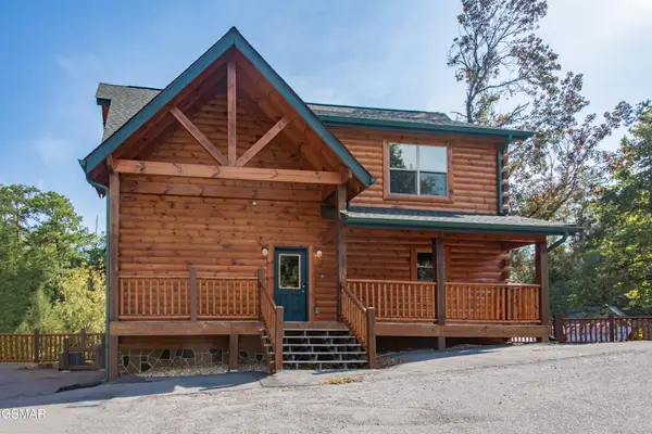 1717 Summit View Way, Pigeon Forge, TN 37862