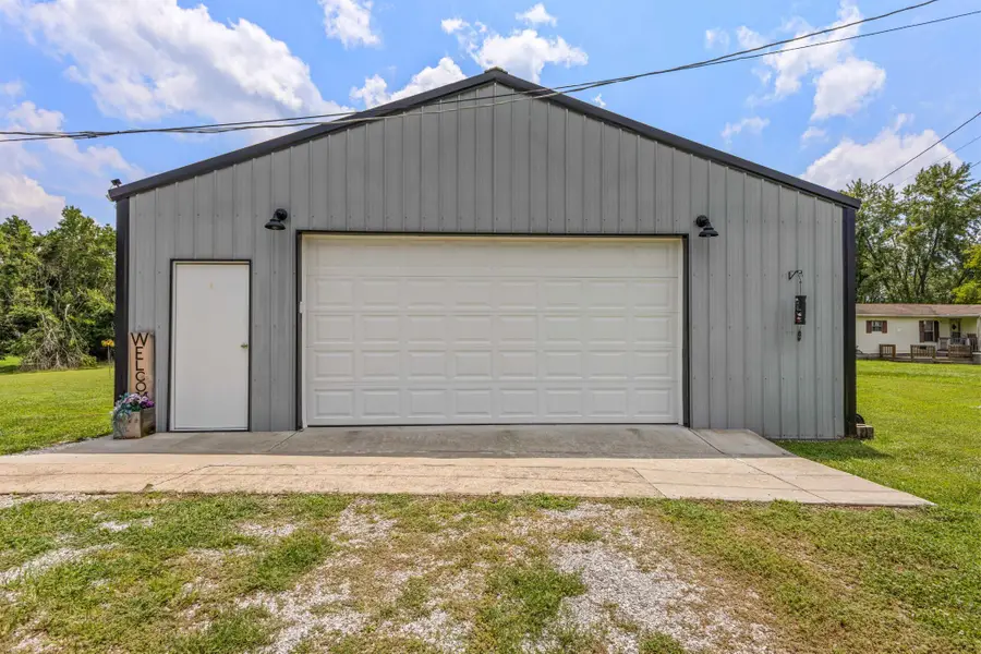 105 E Roberts Rd, Portland, TN 37148 - #3