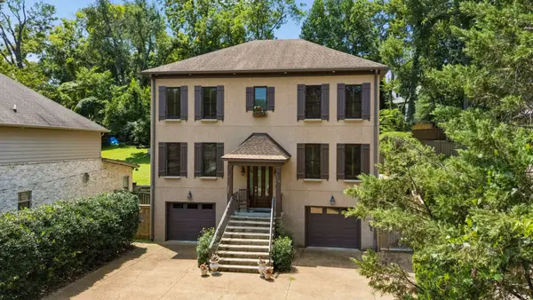 2115 Sharondale Dr, Nashville, TN 37215