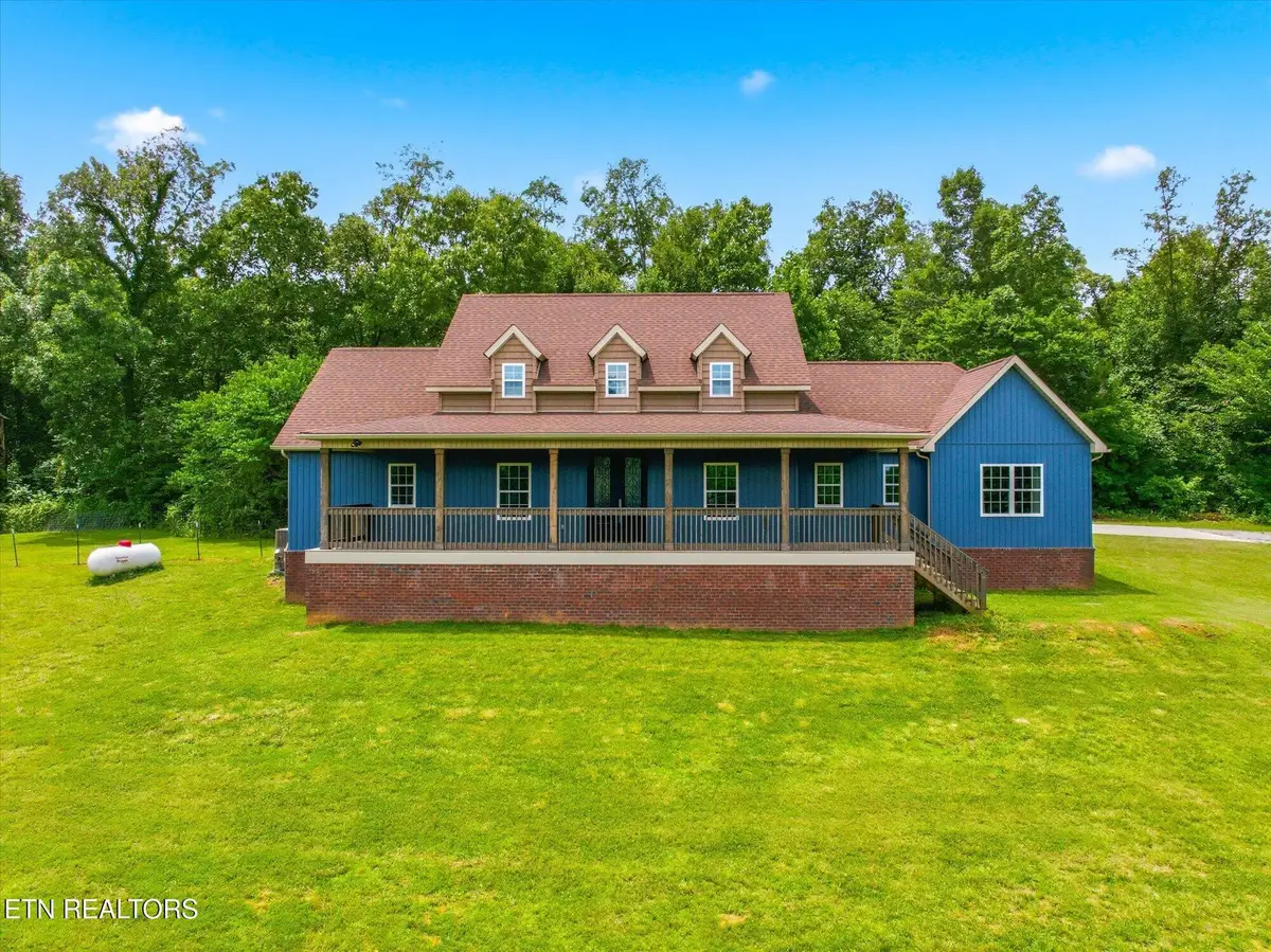 2728 Sweetwater Vonore Rd, Sweetwater, TN 37874 - #1