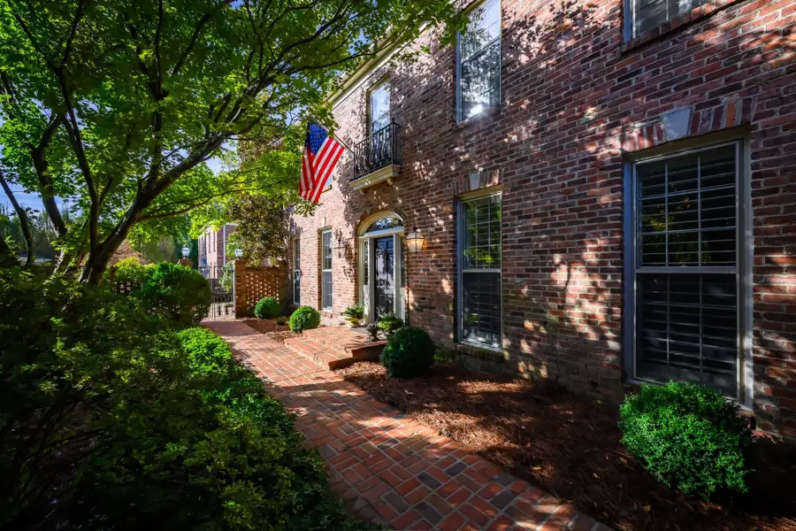 619 Woodleigh Dr, Nashville, TN 37215 - #2