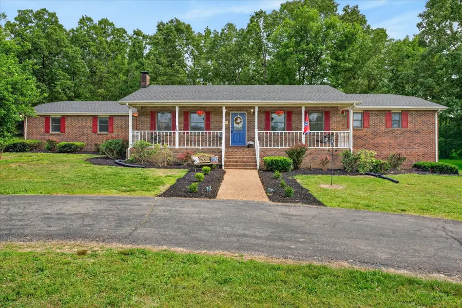 1649 N Main St, Tennessee Ridge, TN 37178 - #2