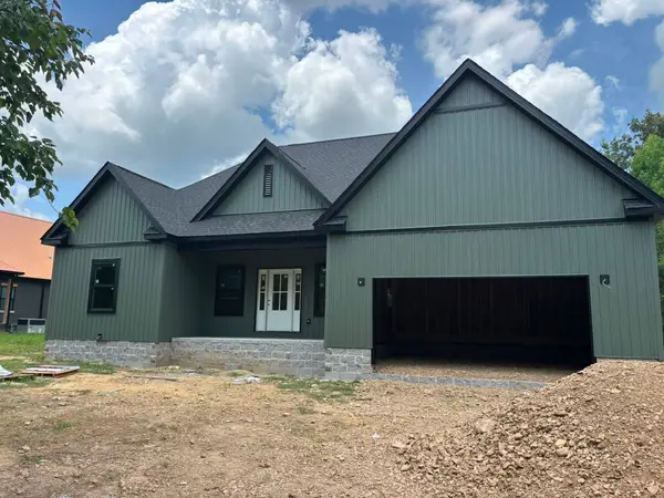 724 Dearman St, Smithville, TN 37166