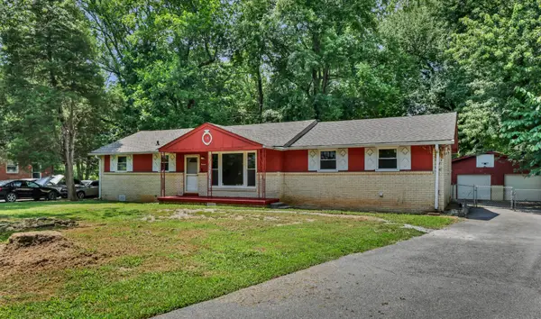 19 Charlemagne Blvd, Clarksville, TN 37042