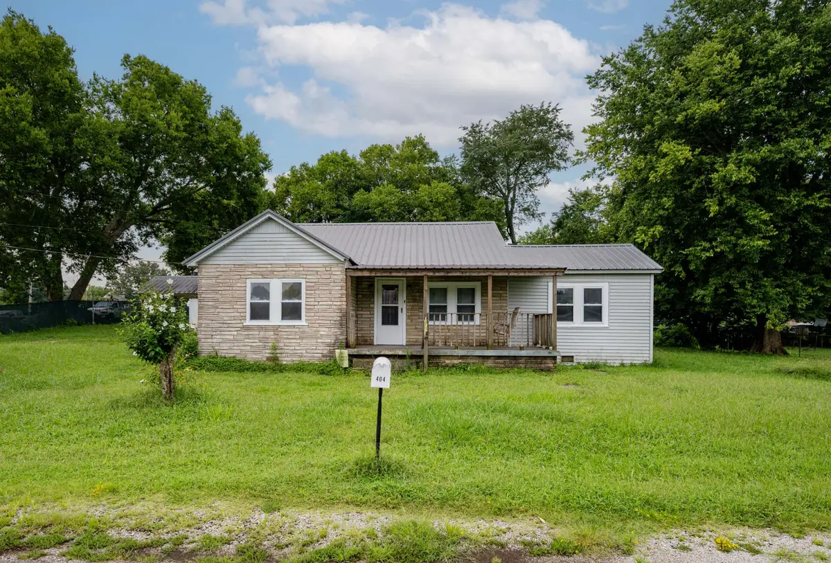 404 Mcmurtrey St, Saint Joseph, TN 38481 - #1