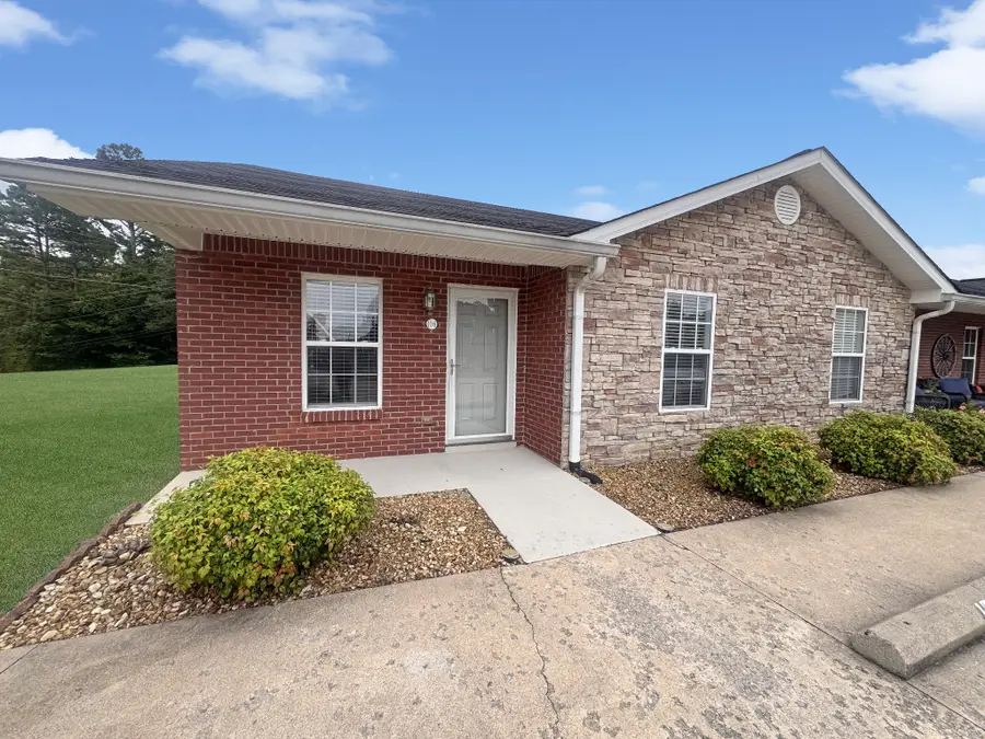 106 Colson Village Ct, Dover, TN 37058 - #2