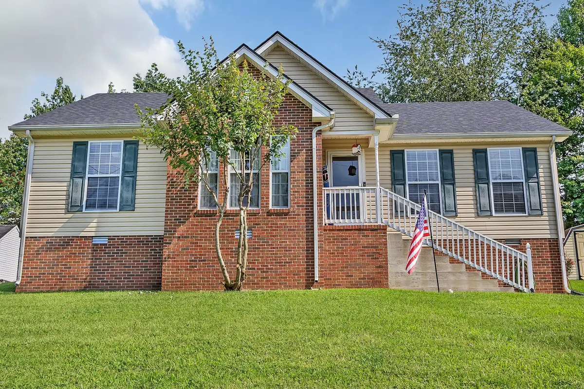 1043 Woodbrier Ln, Greenbrier, TN 37073 - #1