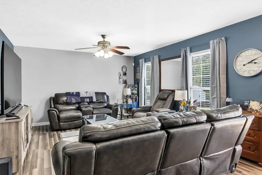 1043 Woodbrier Ln, Greenbrier, TN 37073 - #2