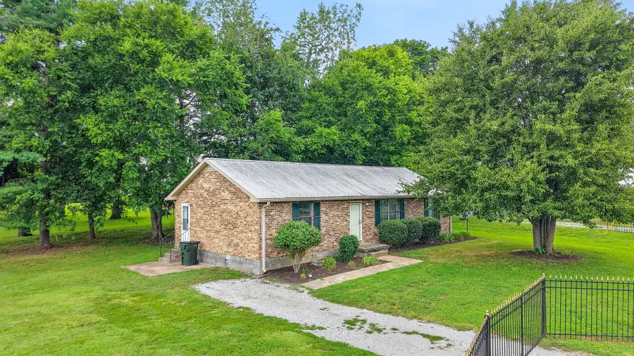 205 Walnut Crest Dr, Gallatin, TN 37066 - #2