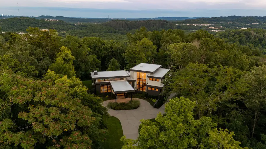 663 Hunters Trl, Nashville, TN 37209 - #2
